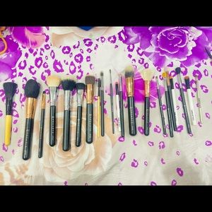 Makeup brush